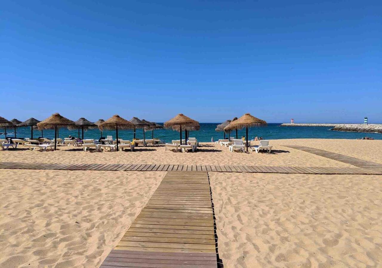 Apartamento frente ao mar com piscina de água salgada Quarteira Exterior foto