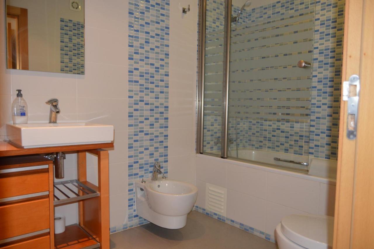 Apartamento frente ao mar com piscina de água salgada Quarteira Exterior foto